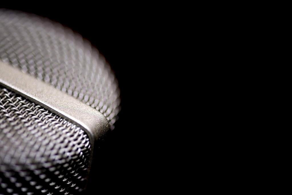 Starter plan icon with microphone and text bubble